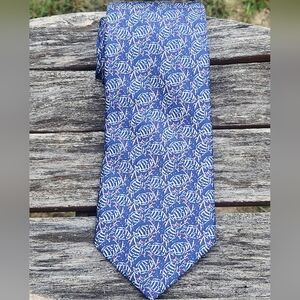 Vineyard Vines Blue Silk  Tropical Fish Pattern Tie